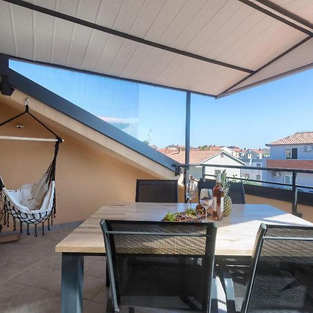 Apartments Ari And Bonnie - Cozy With Roof Terrace Pula Exterior photo