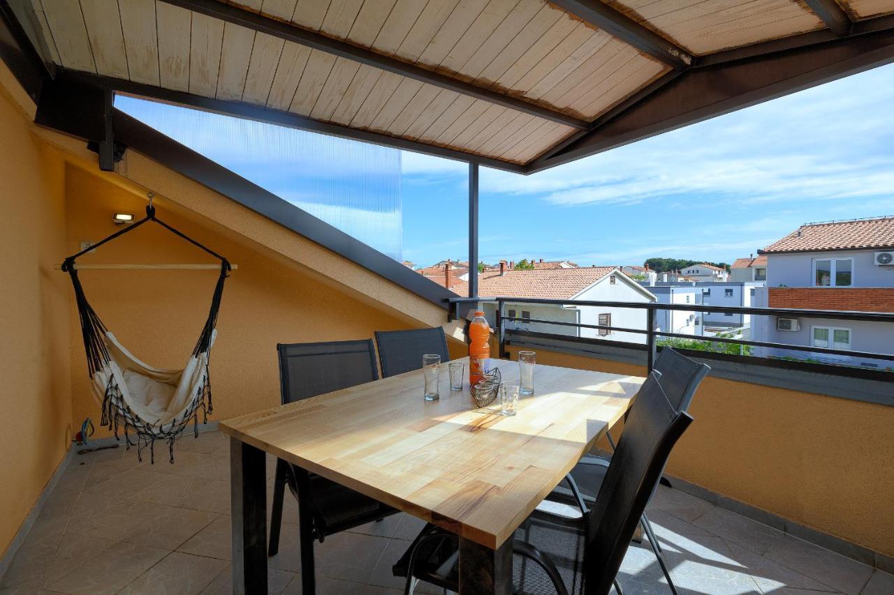 Apartments Ari And Bonnie - Cozy With Roof Terrace Pula Exterior photo